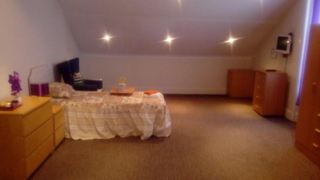 Carer 4 You Residential Home Upholland Extérieur photo