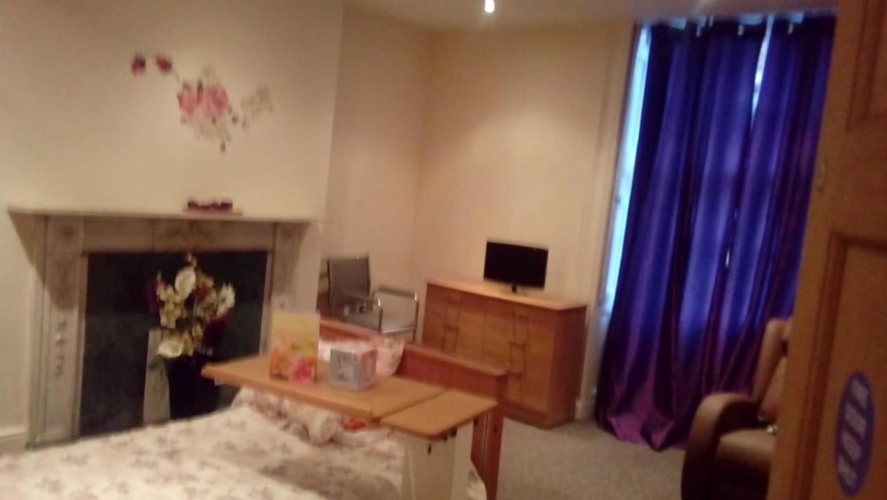 Carer 4 You Residential Home Upholland Extérieur photo