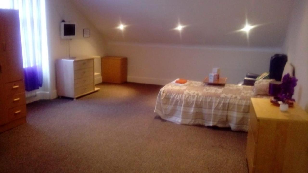 Carer 4 You Residential Home Upholland Extérieur photo