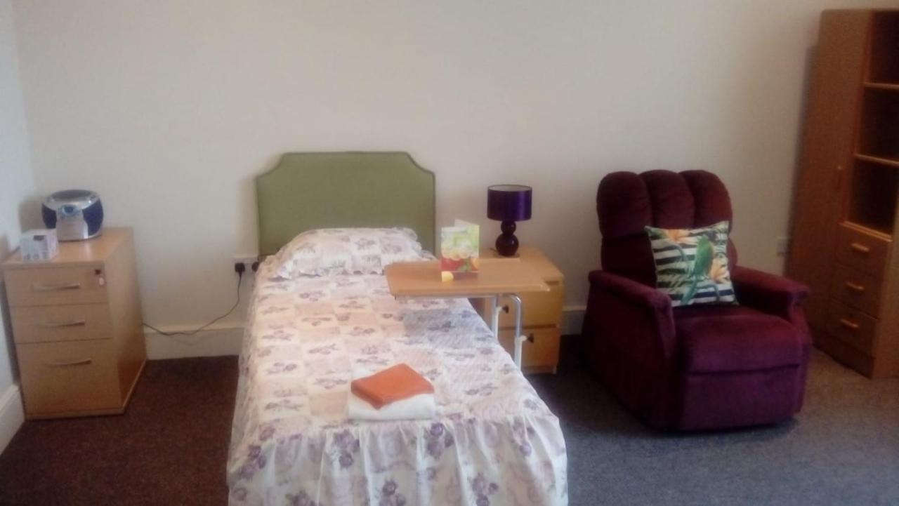 Carer 4 You Residential Home Upholland Extérieur photo